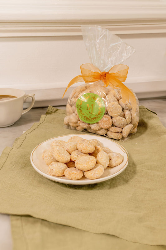 Galletitas de Nuez espolvoreadas con azúcar glass